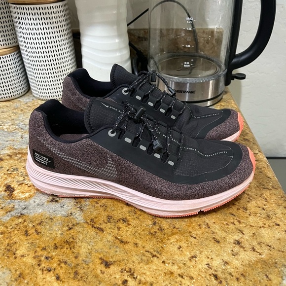 Nike Shoes - Nike Air Zoom Winflo 5 size 9